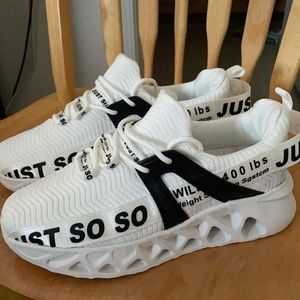 Just So So Walking Sneakers (W)